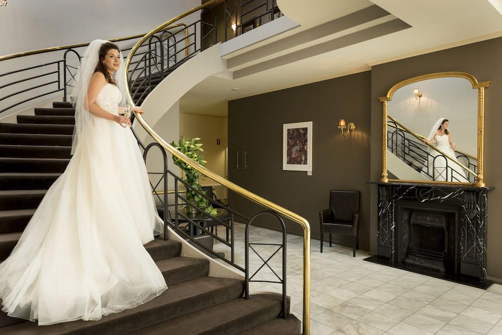 Beau Monde International Hotel Doncaster East Buitenkant foto