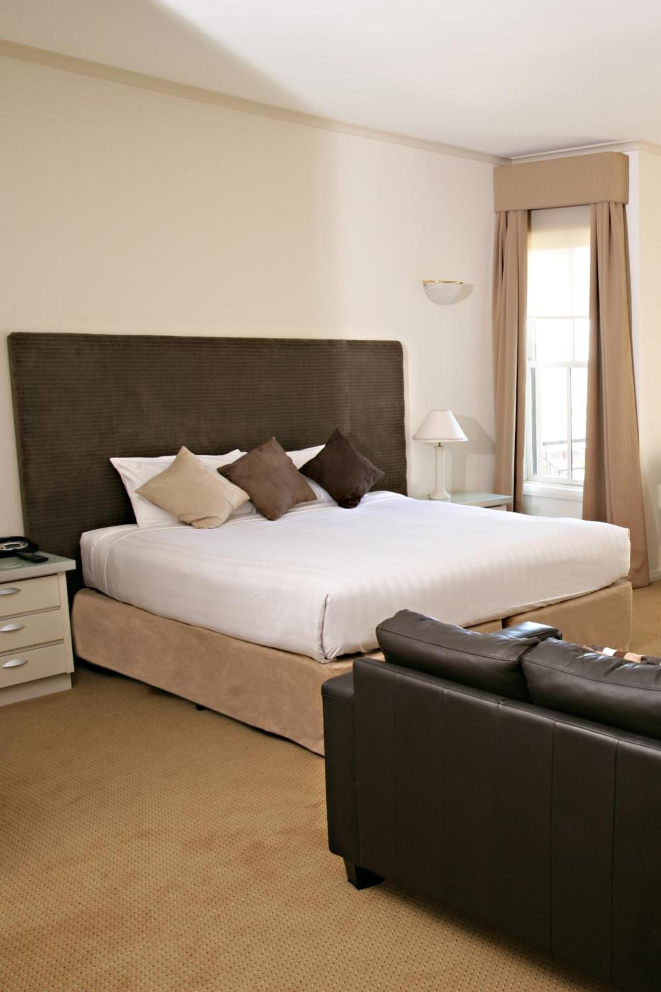 Beau Monde International Hotel Doncaster East Buitenkant foto