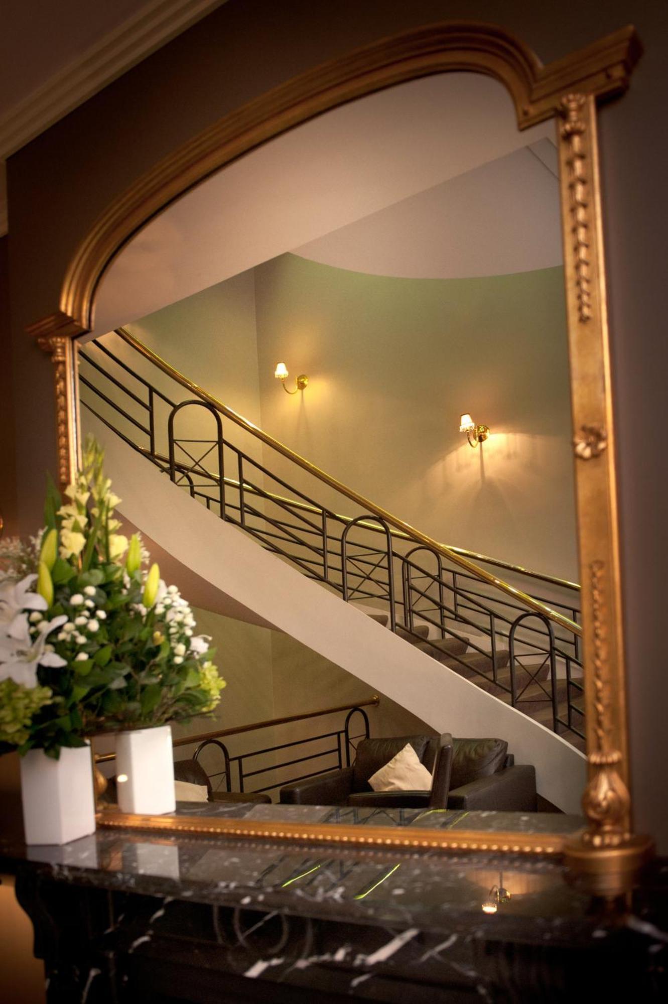 Beau Monde International Hotel Doncaster East Buitenkant foto