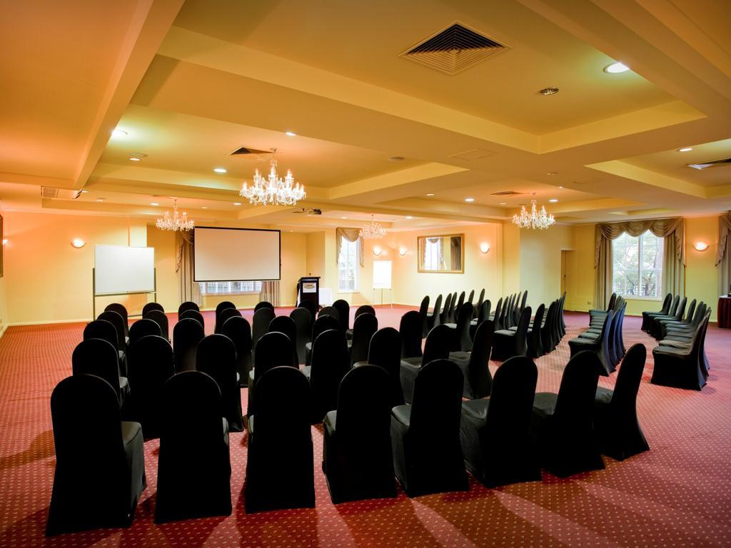 Beau Monde International Hotel Doncaster East Buitenkant foto