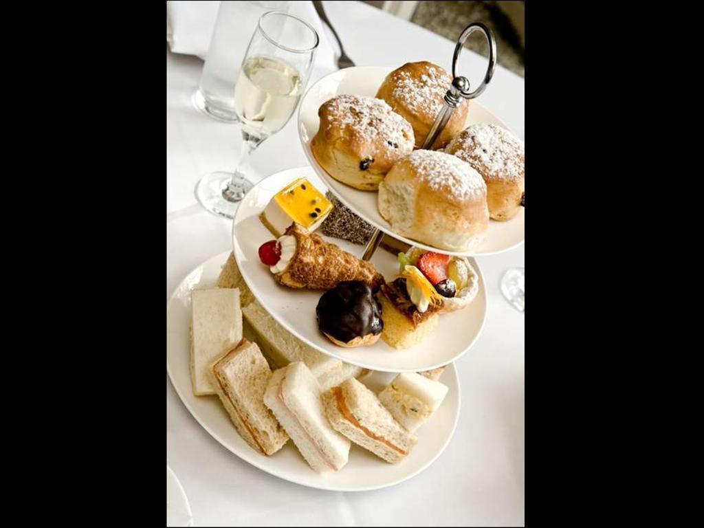 Beau Monde International Hotel Doncaster East Buitenkant foto