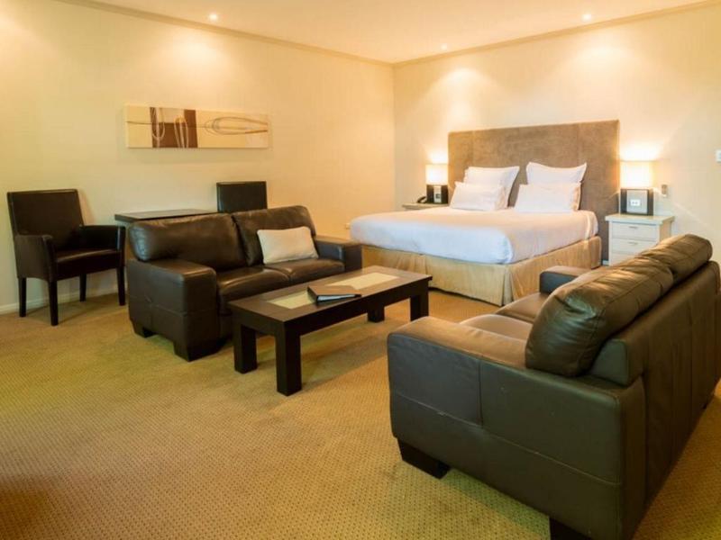 Beau Monde International Hotel Doncaster East Buitenkant foto