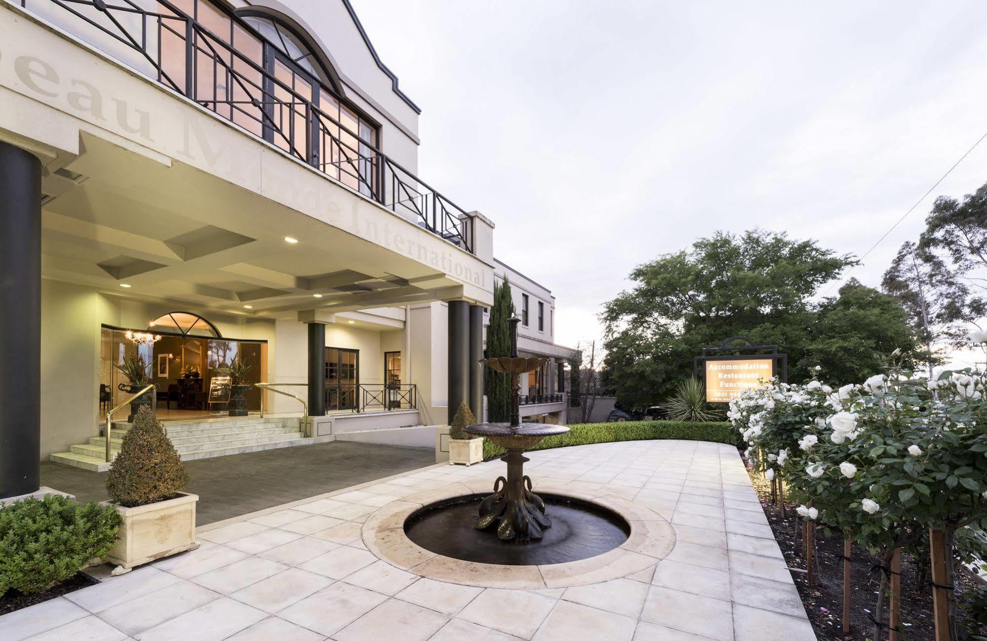 Beau Monde International Hotel Doncaster East Buitenkant foto