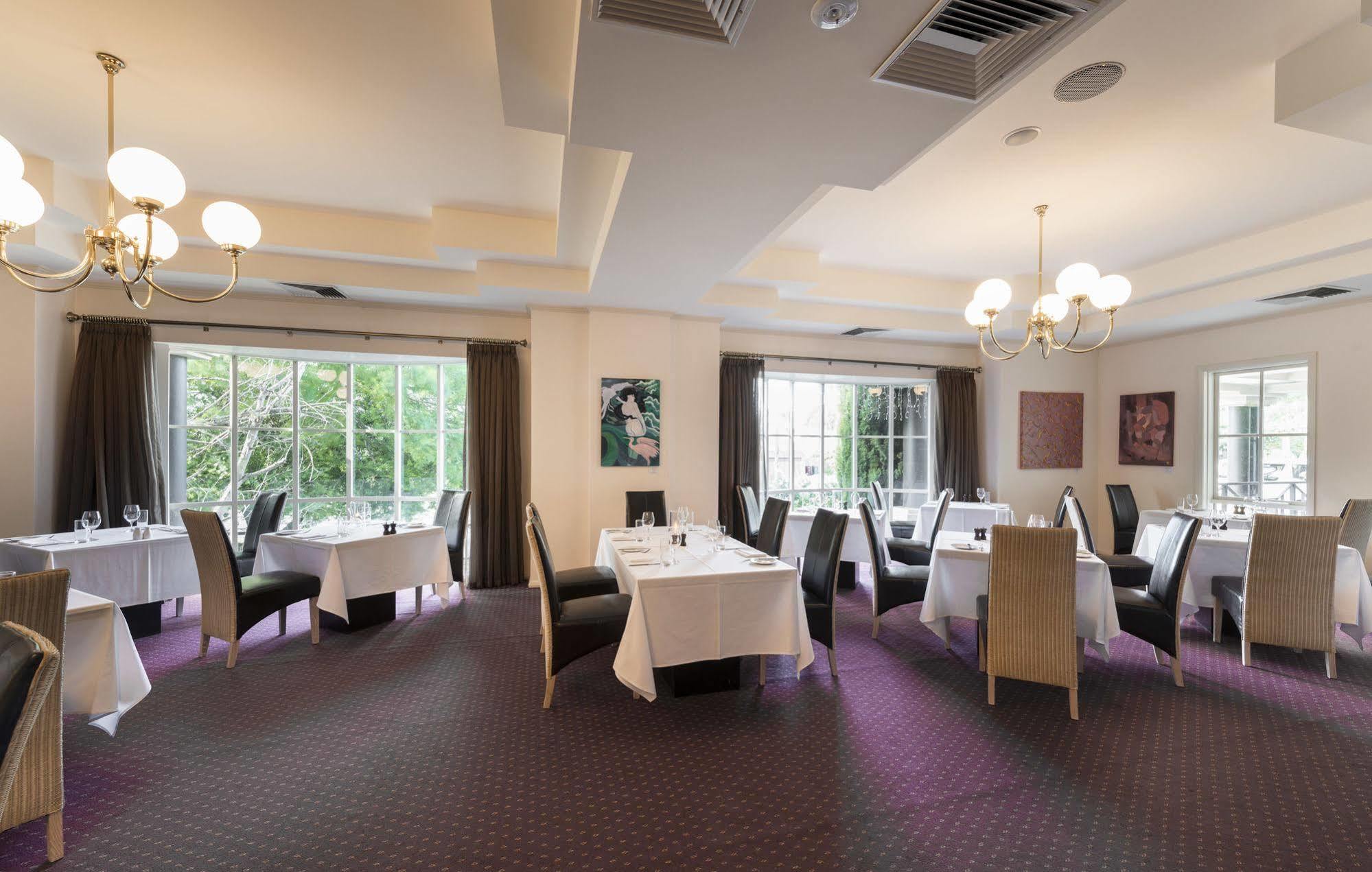 Beau Monde International Hotel Doncaster East Buitenkant foto