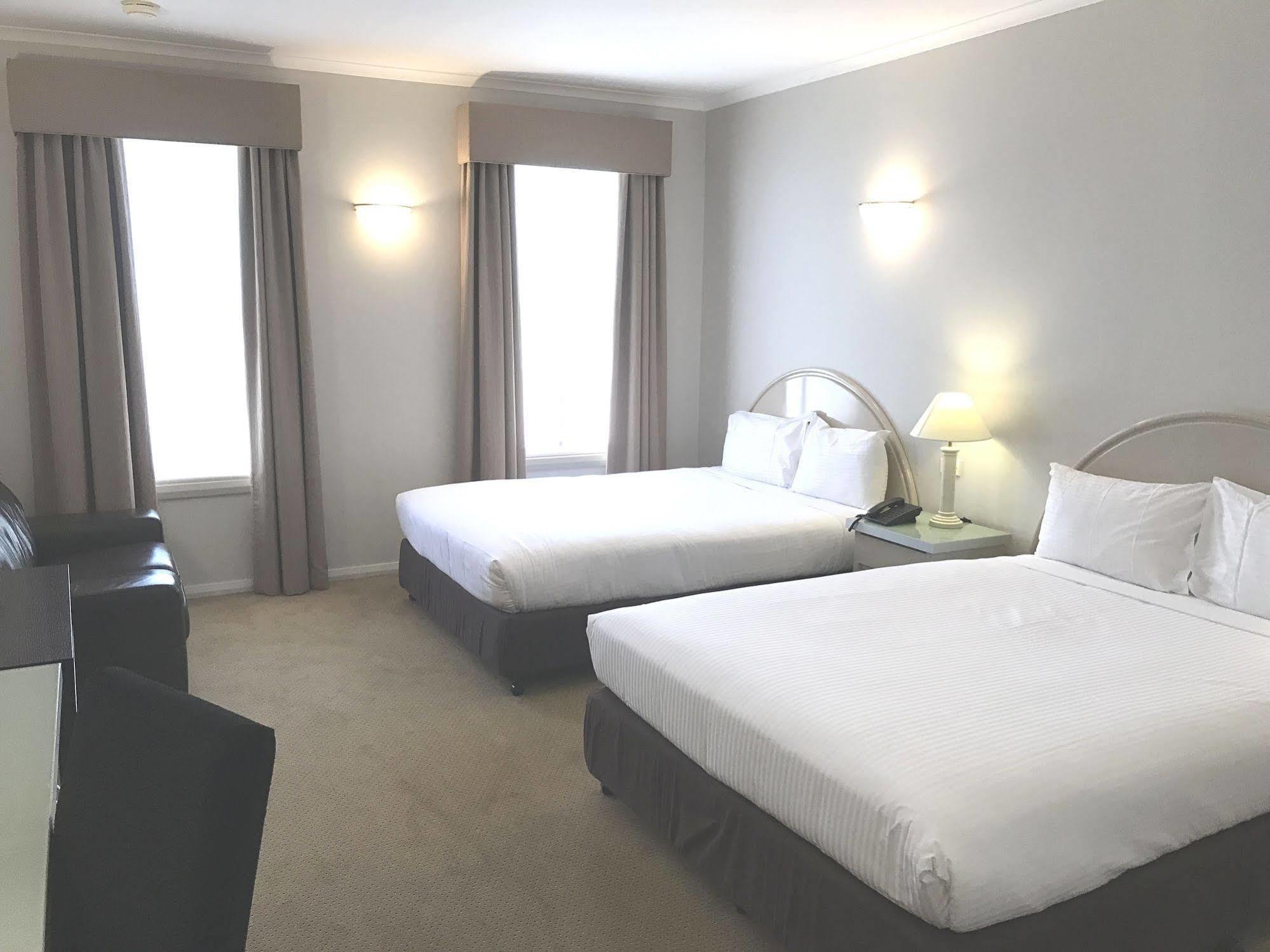 Beau Monde International Hotel Doncaster East Buitenkant foto