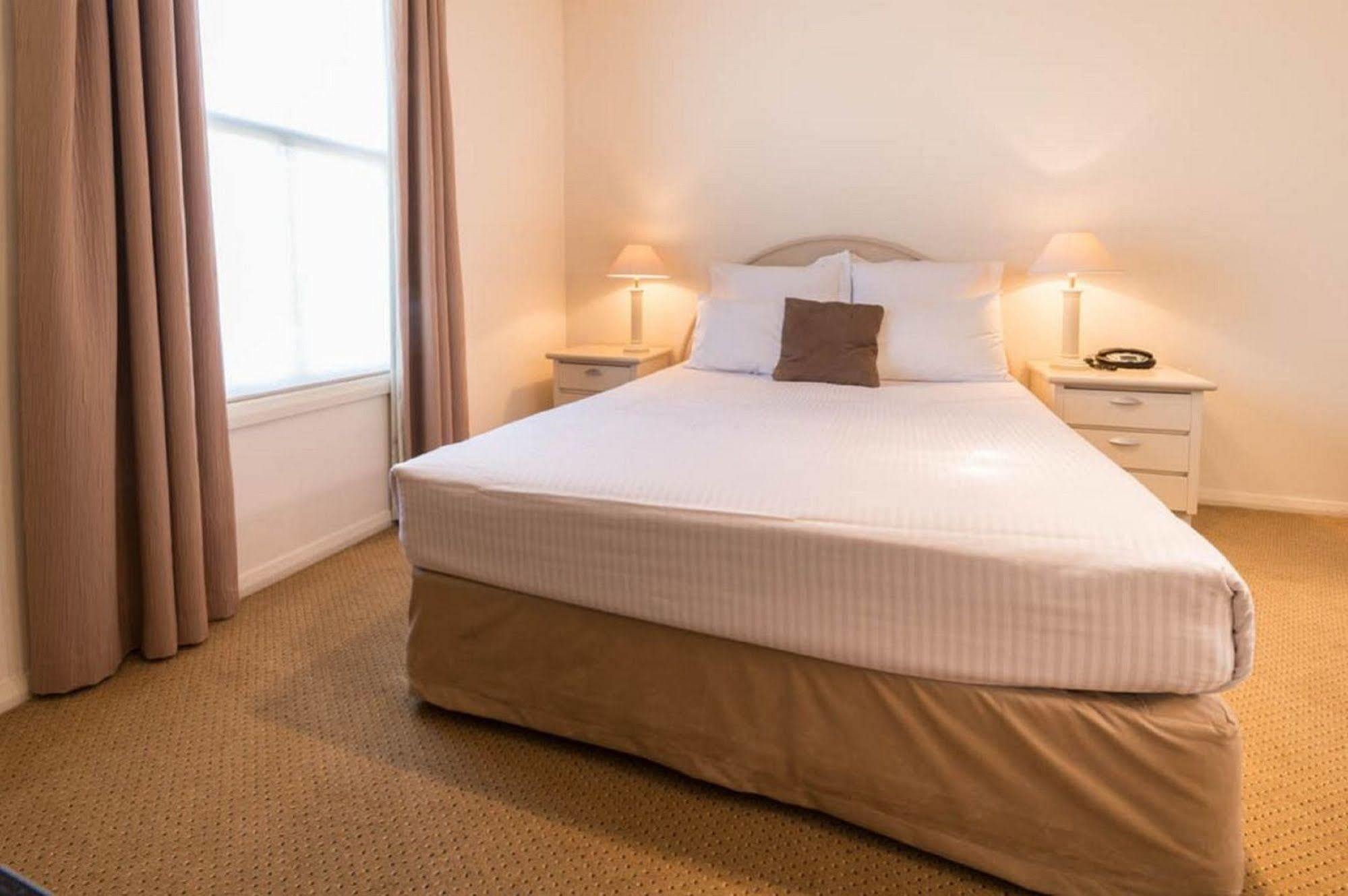 Beau Monde International Hotel Doncaster East Buitenkant foto