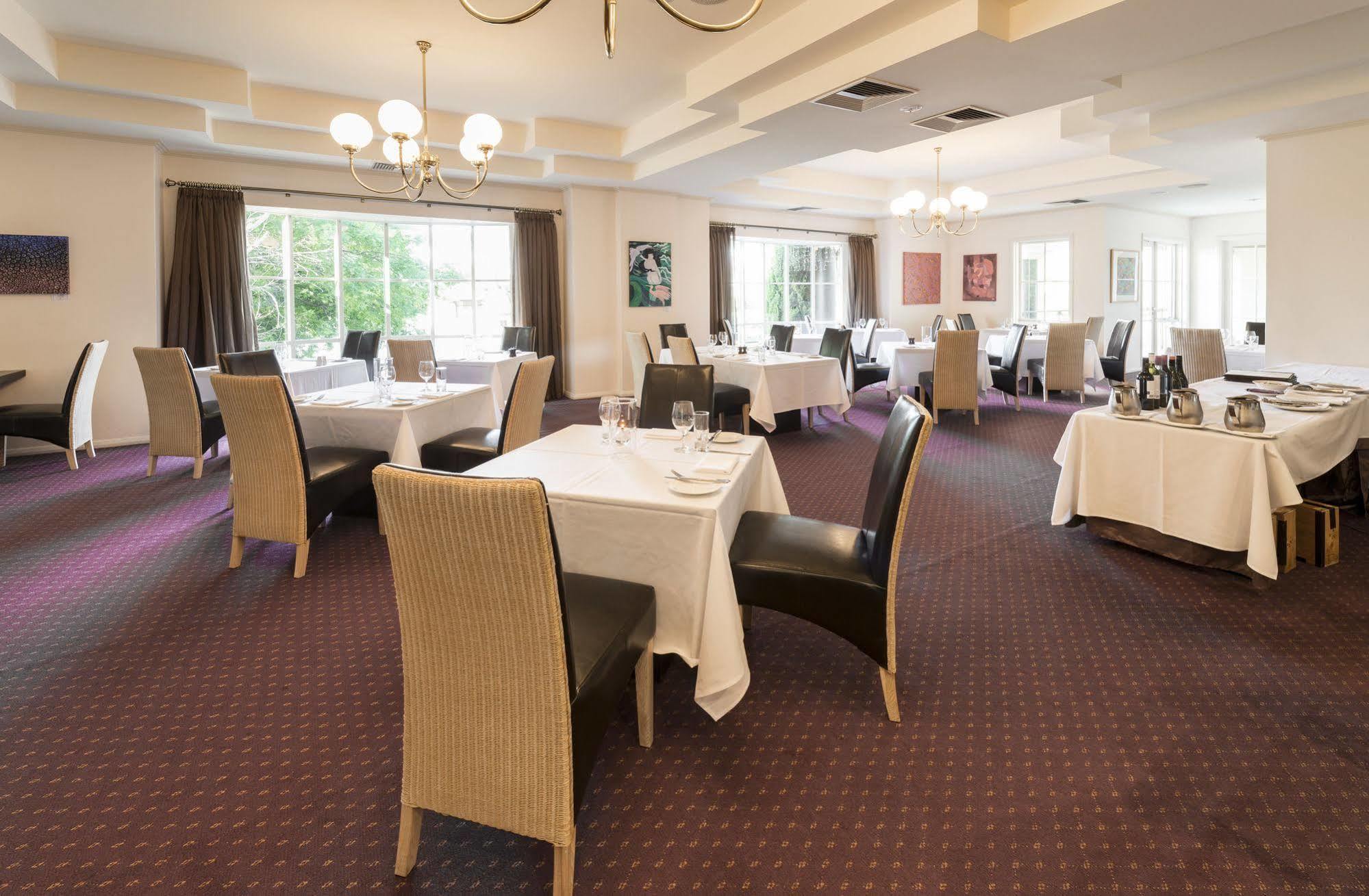Beau Monde International Hotel Doncaster East Buitenkant foto