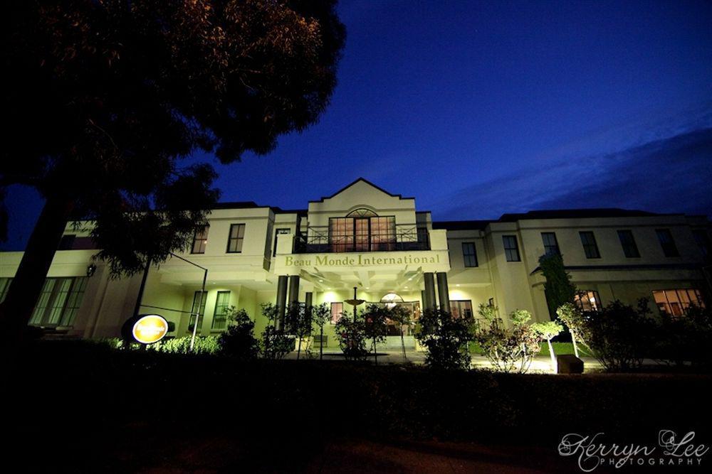 Beau Monde International Hotel Doncaster East Buitenkant foto